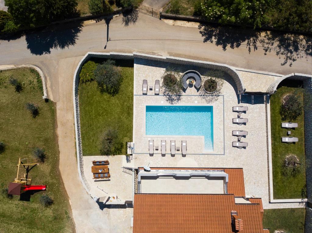 Villa Vesna with sauna, hot tub photo 2