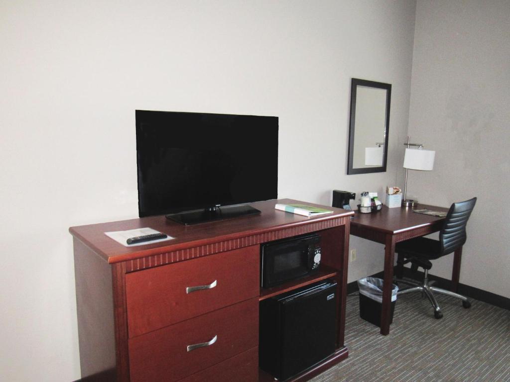 Wingate by Wyndham Shreveport Airport photo 1