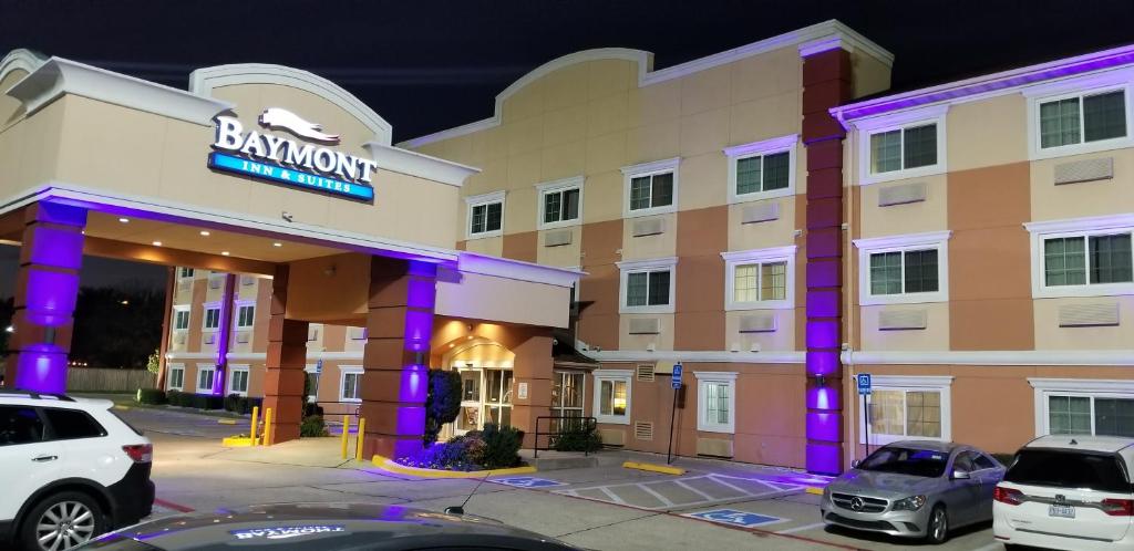Baymont by Wyndham Dallas/ Love Field photo 1
