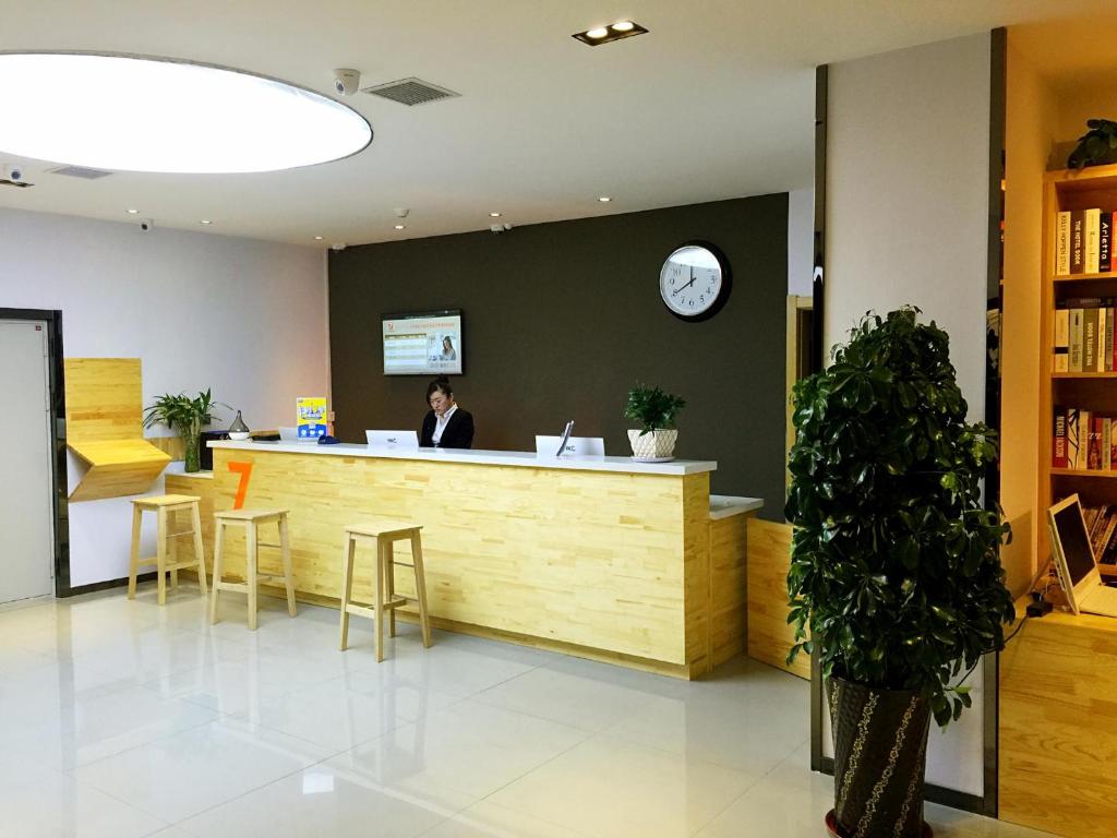 7Days Premium Dalian Development Zone Wucaicheng rail station photo 3