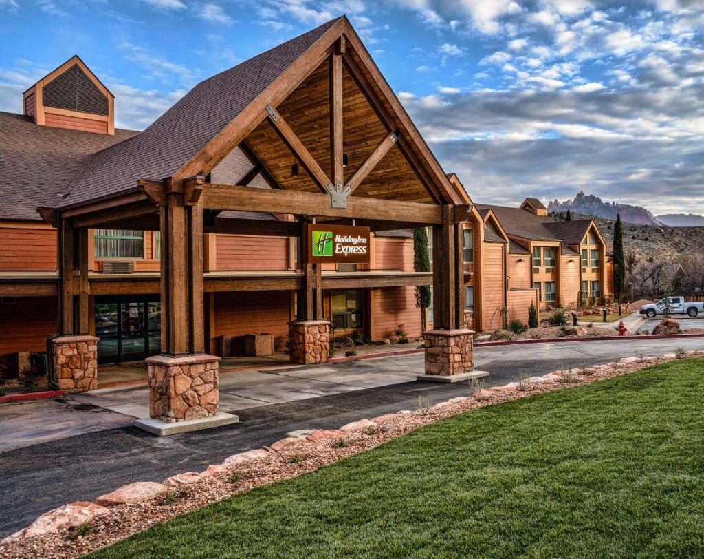 Holiday Inn Express Springdale - Zion National Park Area, an IHG Hotel image