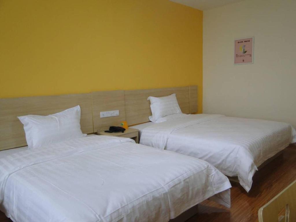 7Days Inn Taihe Guoxing Auto and Agricultural Machine City photo 2