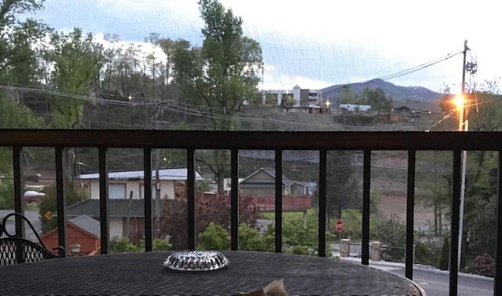 Spacious Downtown Condo Walking distance to Downtown Gatlinburg Sleeps 6 guests image