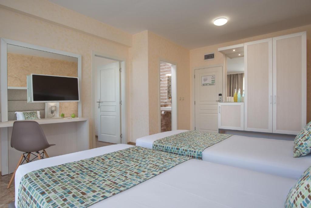 Marine Beach Sands- All Inclusive photo 1