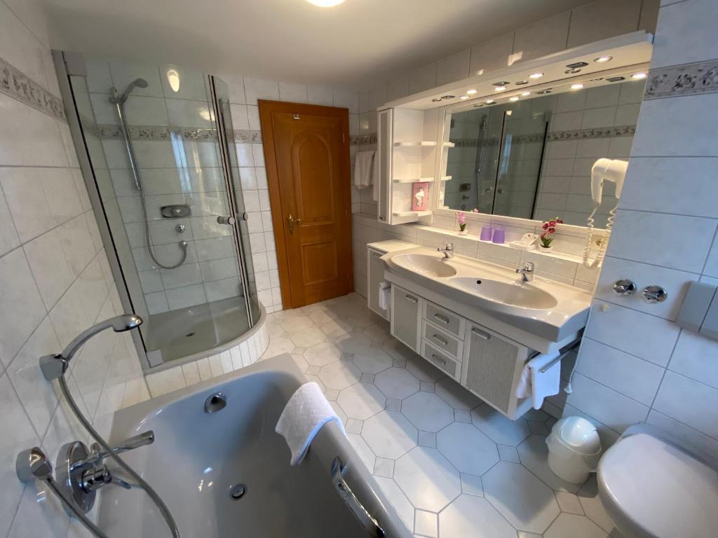 Апартаменты (Апартаменты с видом на озеро), Hotel Haus Seehang