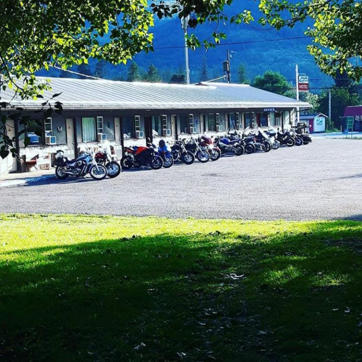 Lakeview Motel photo 2