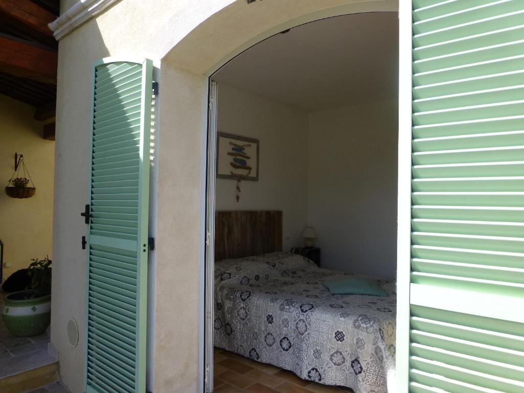 Chambre d'hôtes "La Bastide des Eucalyptus" photo 2