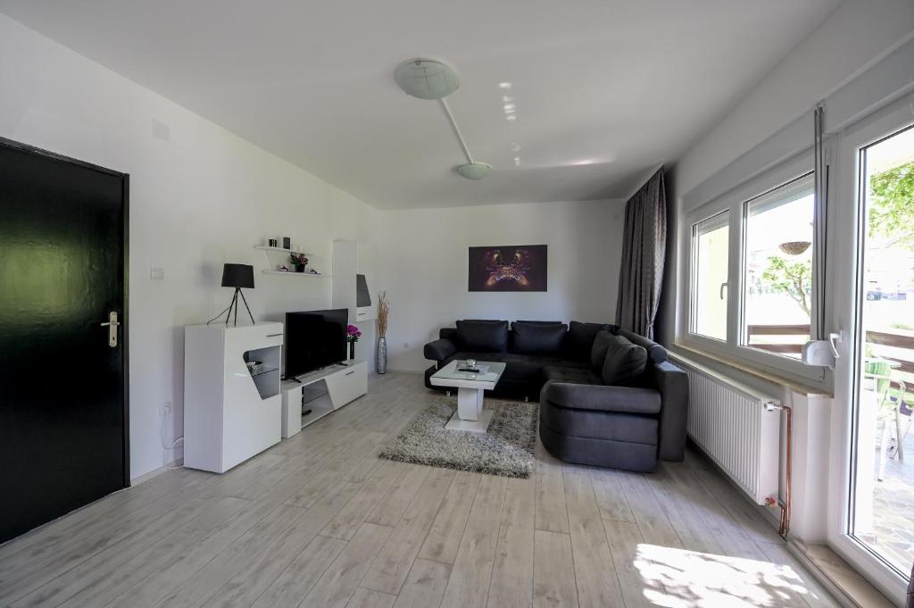 Apartman DORA photo 4
