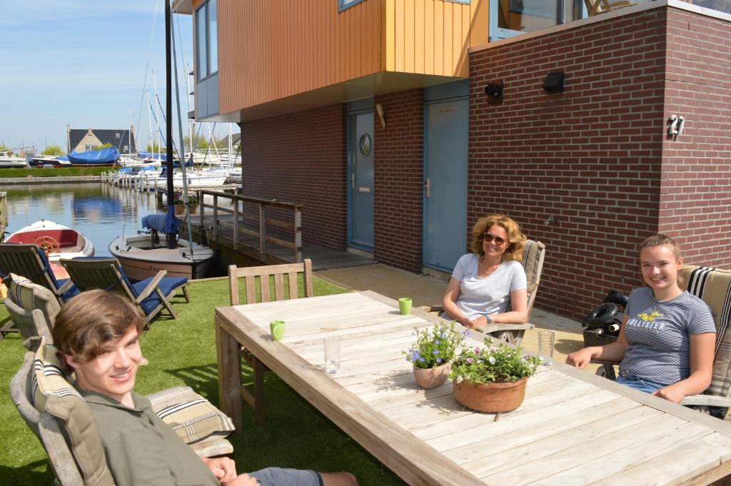 Havenzicht Heeg photo 2
