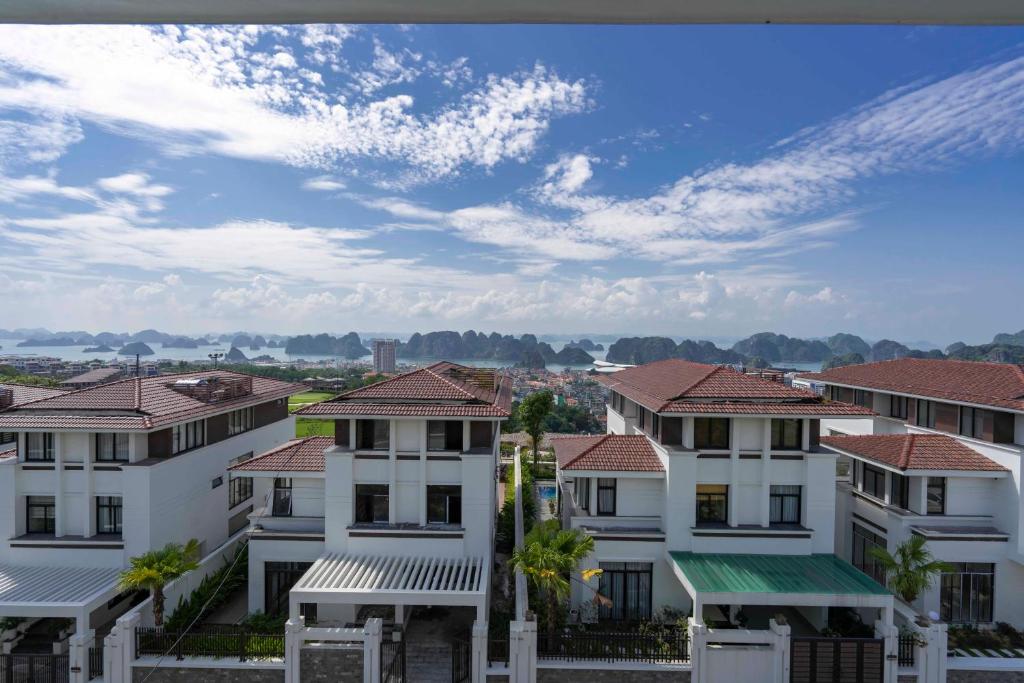 FLC Halong Bay IDCWH Villa Golf & Resort