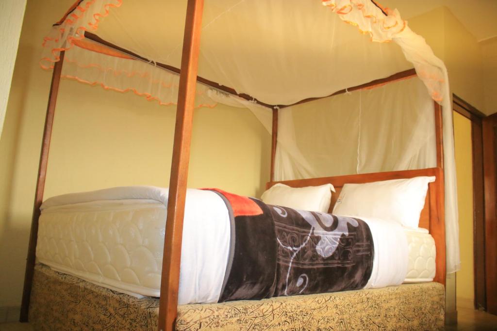 Pride Travellers Hotel Mubende photo 1