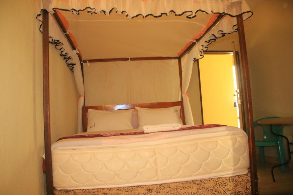 Pride Travellers Hotel Mubende photo 4