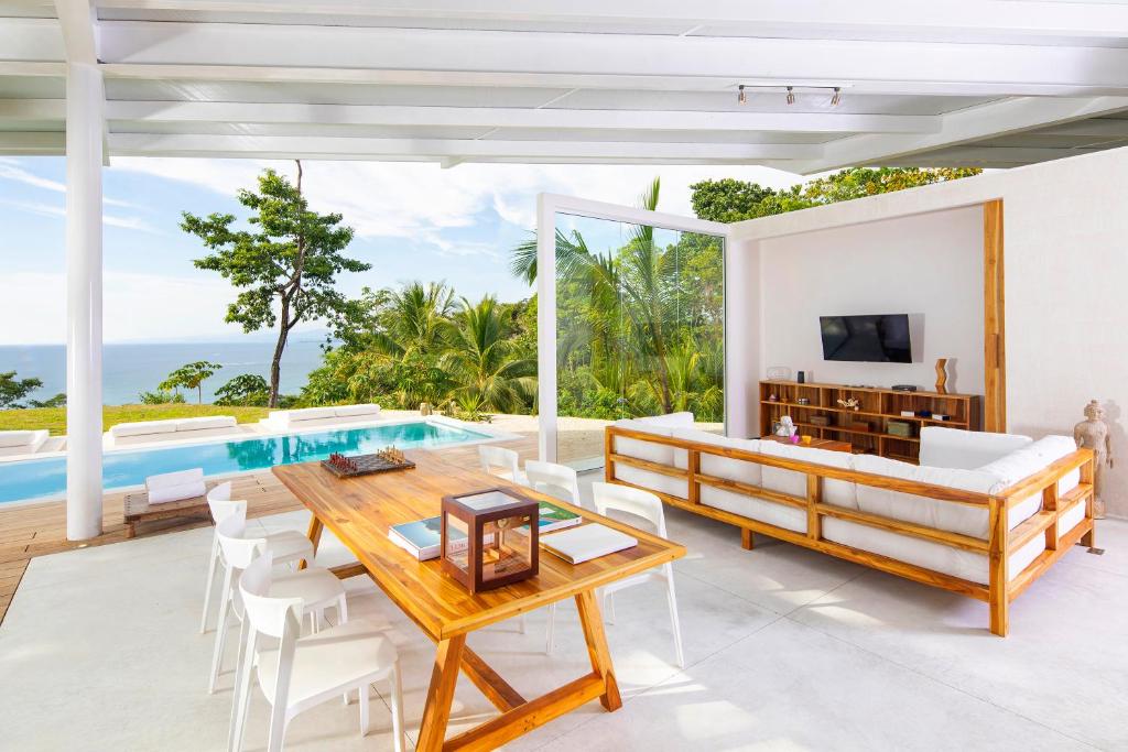 Santiago Hills Villa photo 2