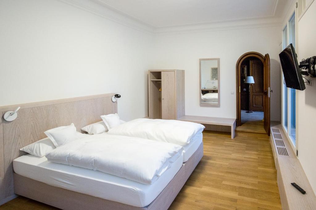 Двухместный (Double Room - Castle Sureness), Gästehaus der Katholischen Akademie in Bayern