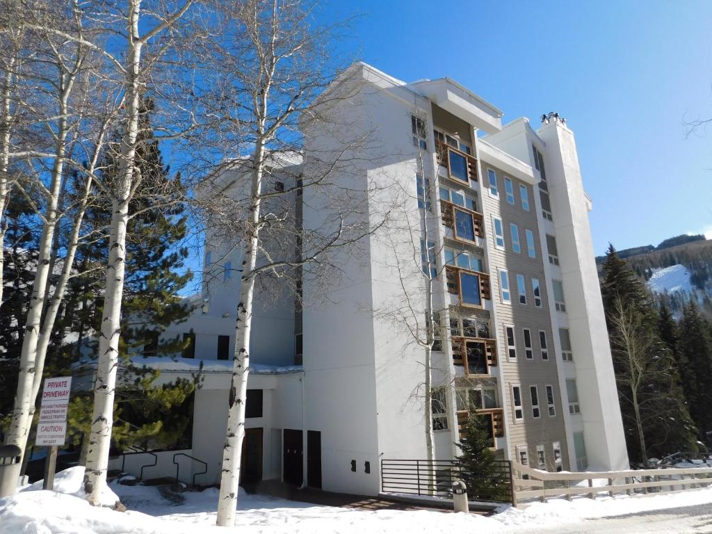 Tree Tops Lionshead by Vail Realty