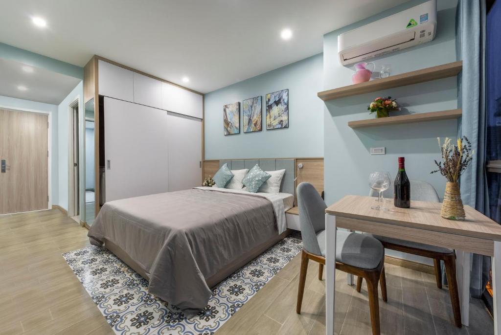 RedDoorz @ Hoang Cau Street