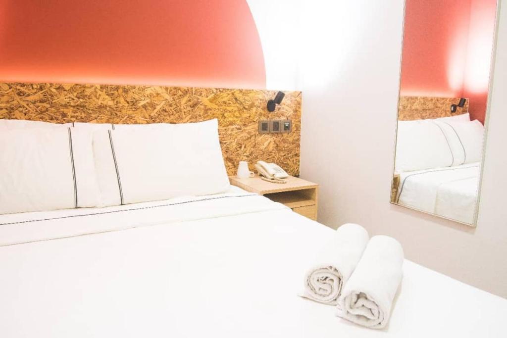 Двухместный (Улучшенный двухместный номер с 1 кроватью), OYO 148 I Hotel