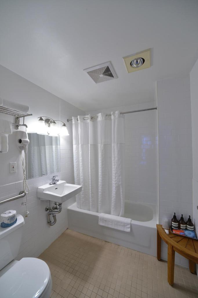 Двухместный (Улучшенный номер с кроватью размера «queen-size»), Hotel Mimosa