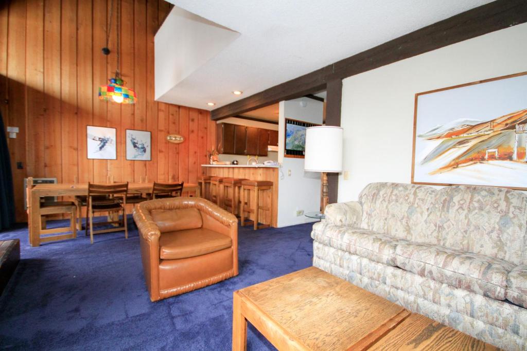 Mammoth Ski & Racquet Club #129 image