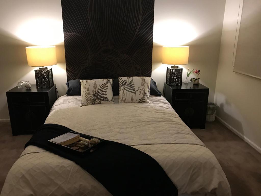 5 Star Room with own Bathroom - Singles, Couples, Families or Executives photo 4