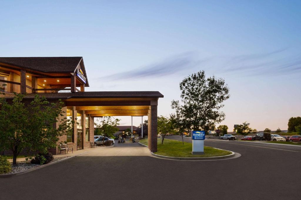Baymont by Wyndham Cortez photo 1