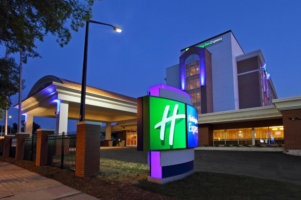 Holiday Inn Express Augusta Downtown, an IHG Hotel image