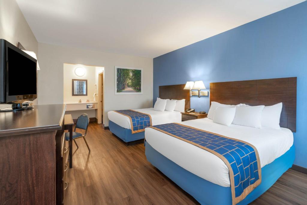 Days Inn by Wyndham Grants - Tap to explore photos