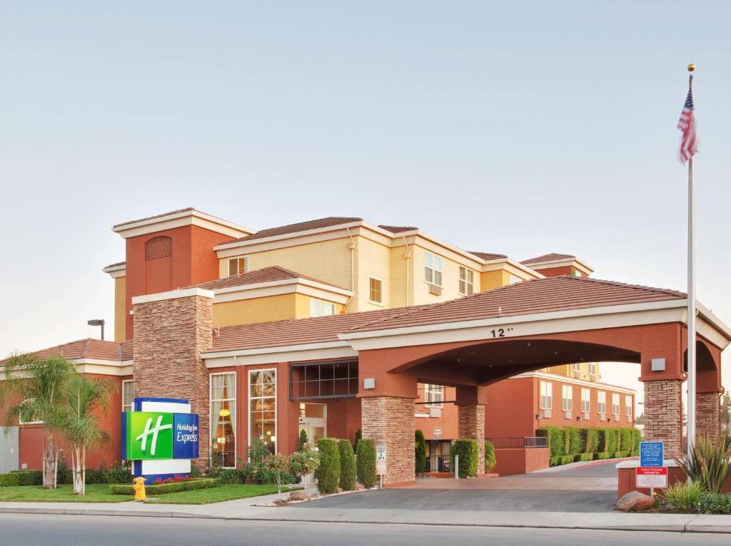 Holiday Inn Express West Sacramento, an IHG Hotel image