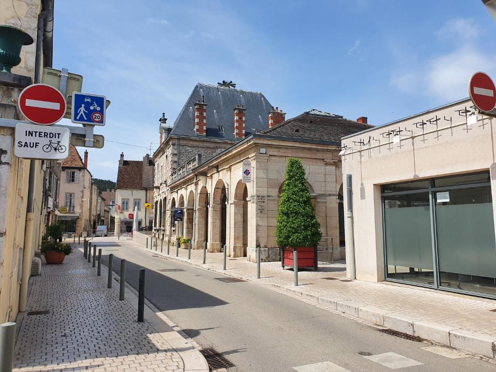 Welcome-to-Burgundy photo 3