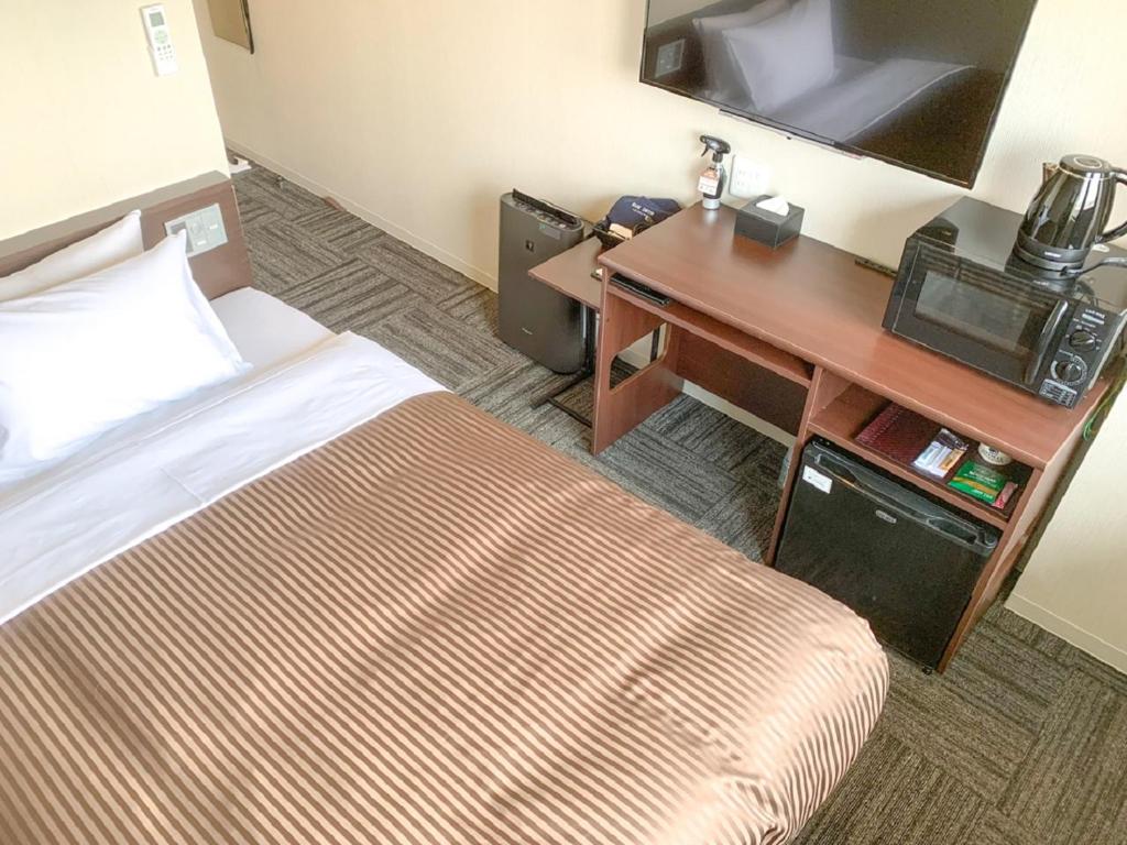 HOTEL LiVEMAX Hiroshima Peace Park Mae - Tap to explore photos