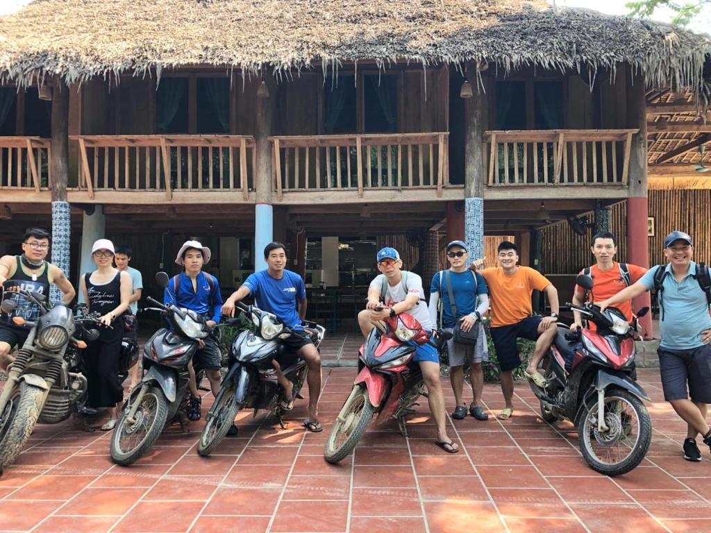 LePont Mu Waterfall Bungalow