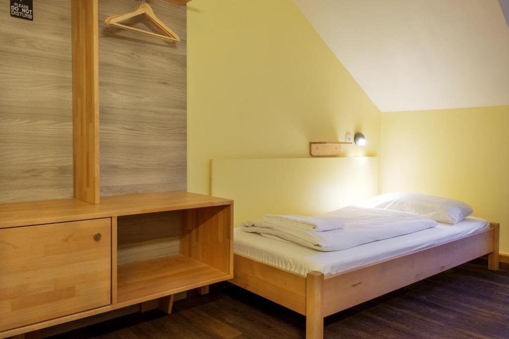Одноместный (Одноместный номер с общим душем и туалетом), Euro Youth Hotel Munich