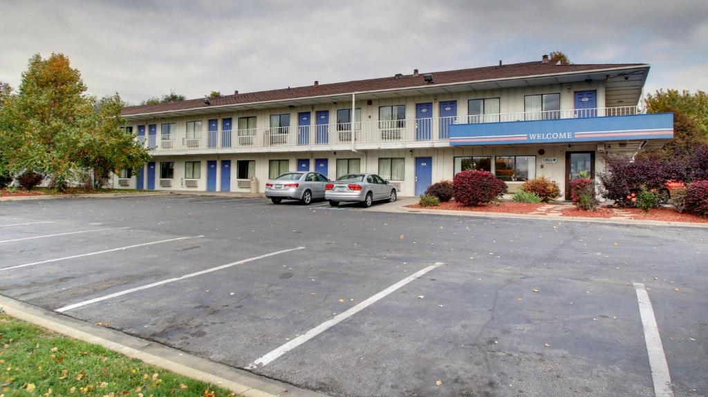 Motel 6-Des Moines, IA - North photo 2