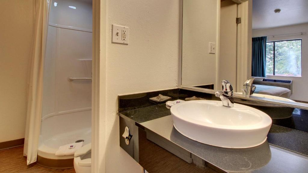 Motel 6-Des Moines, IA - North photo 3