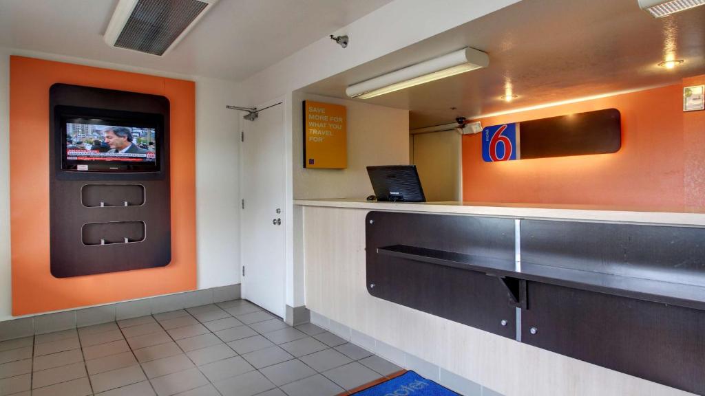 Motel 6-Des Moines, IA - North photo 4