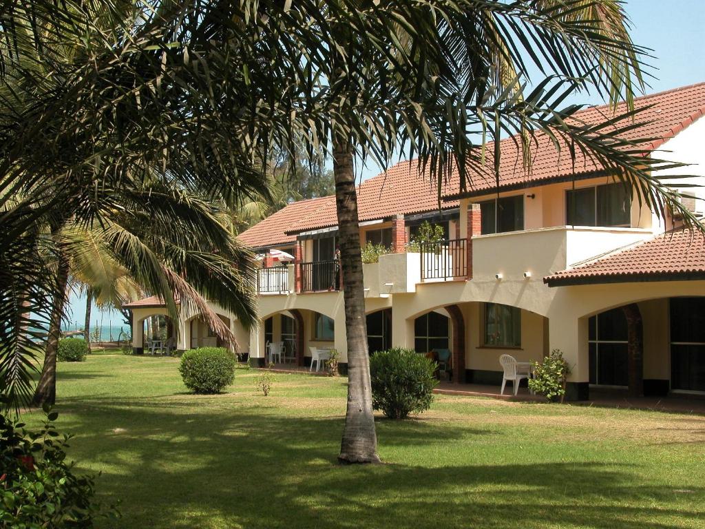 Kololi Beach Resort photo 1