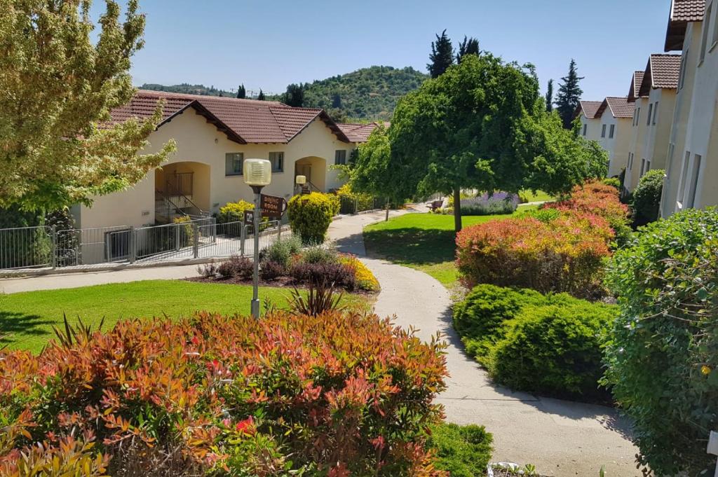 Tzuba Hotel