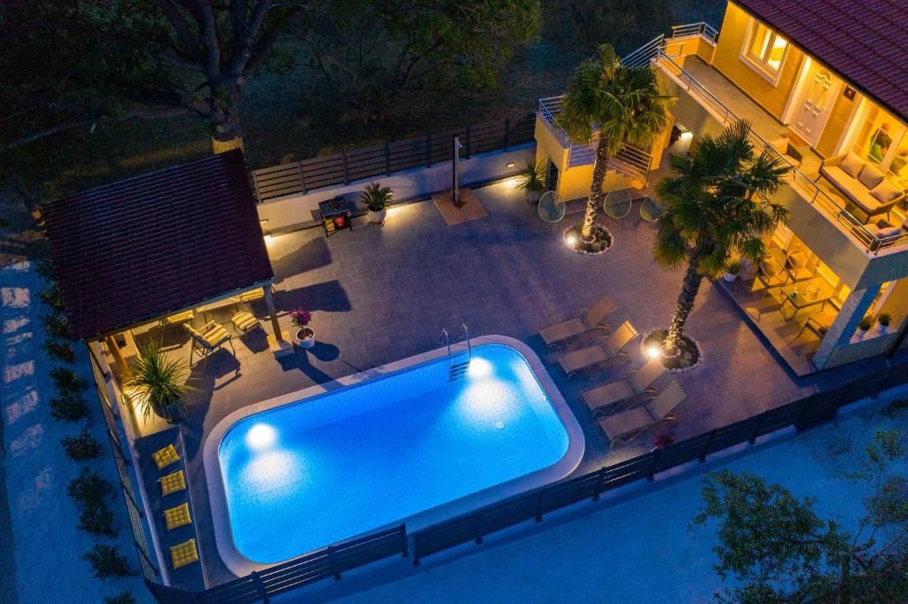 VILLA TWINS Sukošan with heated pool photo 2