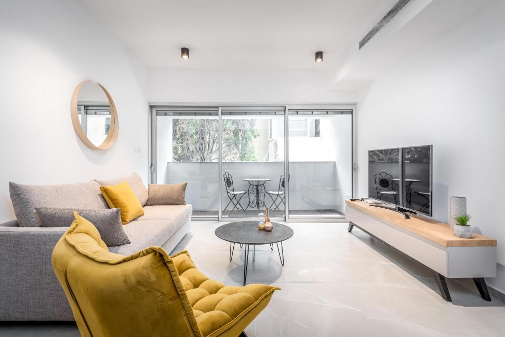 Stunning 1 BDR with balcony on Sheinkin st photo 1