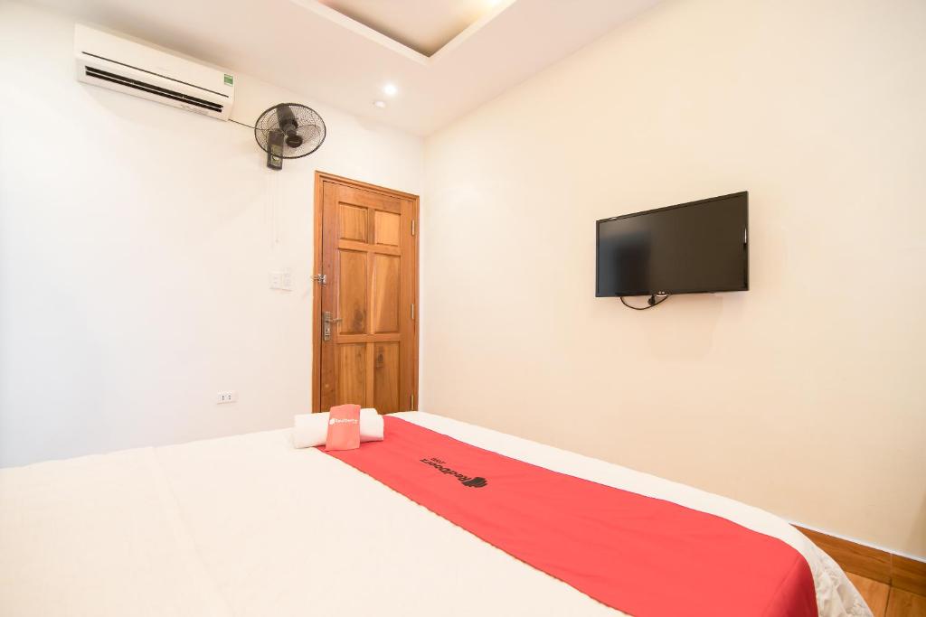 Двухместный (Улучшенный двухместный номер с 1 кроватью), Nguyen Hung Hotel