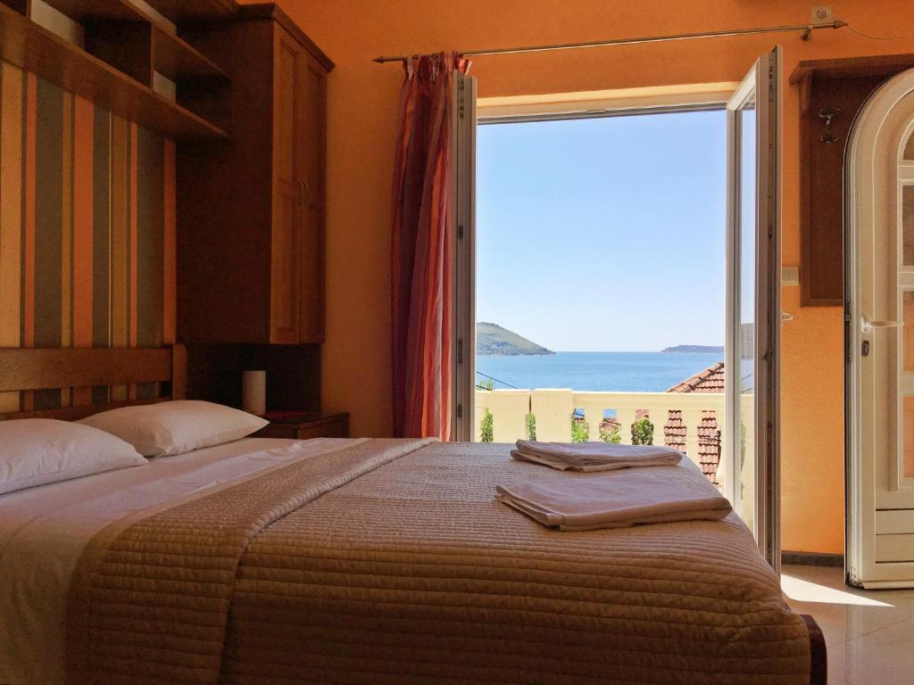 Garni Hotel Bokeška Noć photo 2