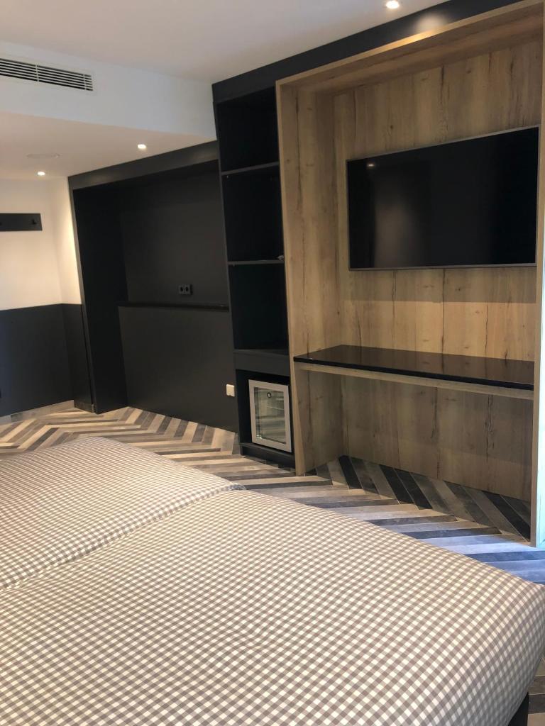 Двухместный (Улучшенный двухместный номер с 1 кроватью), Munich Deluxe Hotel