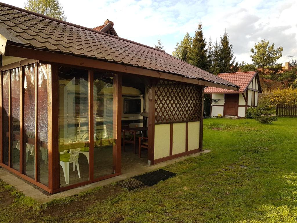 PlanB - przyczepa kempingowa we wsi Pluski nad samym brzegiem jeziora Pluszne photo 2