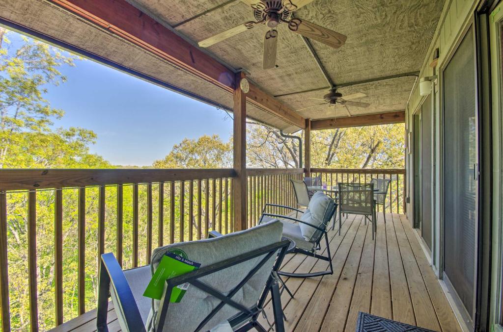 Cozy Branson Getaway, 5 Min from SDC and the Lake! photo 2
