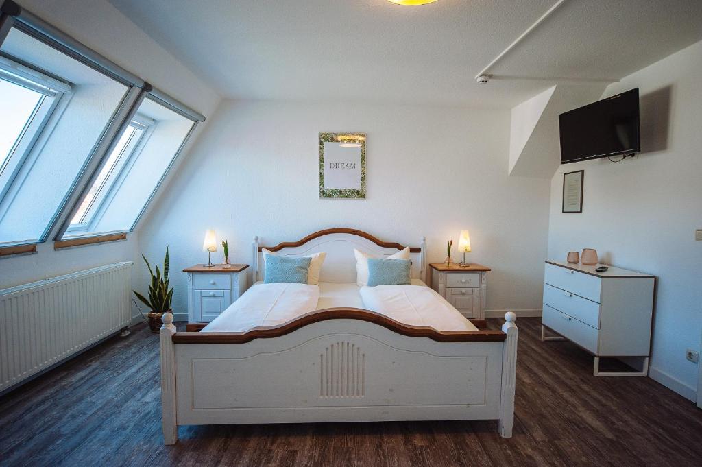 Одноместный (Одноместный номер с собственной внешней ванной комнатой), Apartmenthotel Kaiser Friedrich