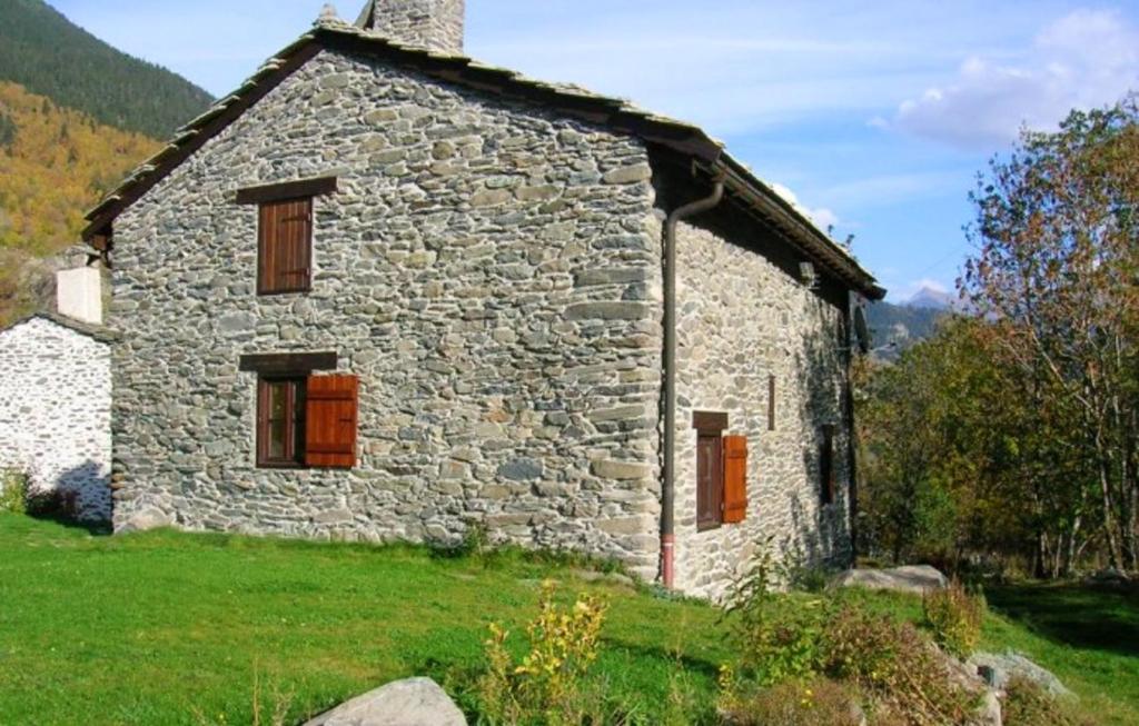 Chalet de 3 chambres avec jardin amenage et wifi a Saint Andre a 8 km des pistes