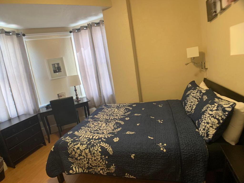 Двухместный (Двухместный номер Делюкс с 1 кроватью), Orange Village Hostel