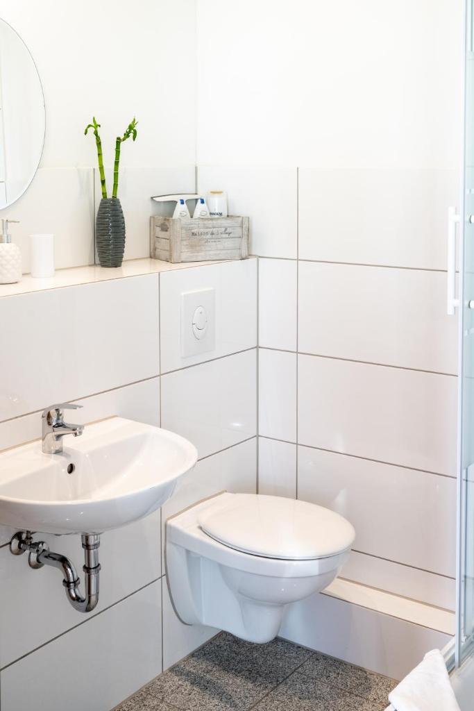 City Studio Apartment for 2, near Sonnenallee photo 2