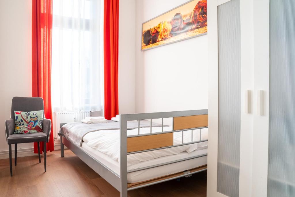 City Studio Apartment for 2, near Sonnenallee photo 4