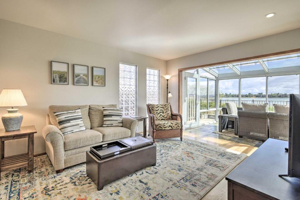 Ideally Located San Francisco Bay Home with Sunroom! photo 3